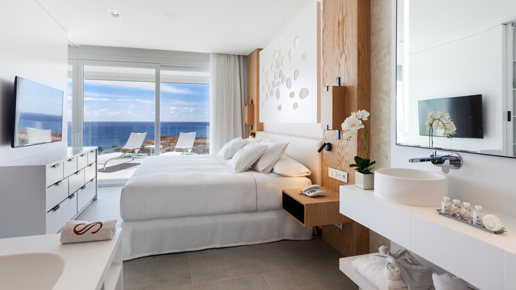 Royal Hideaway Corales Suites